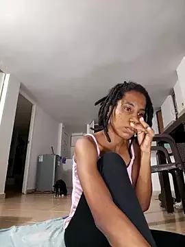africa_deluxe from StripChat is Freechat