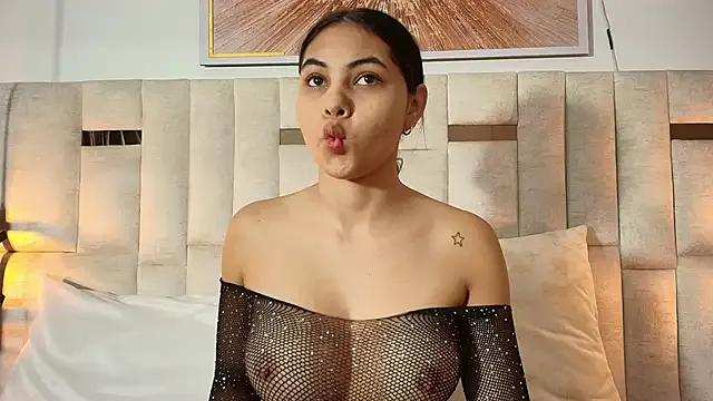 Photos of AlinnaRosee_ from StripChat is Freechat