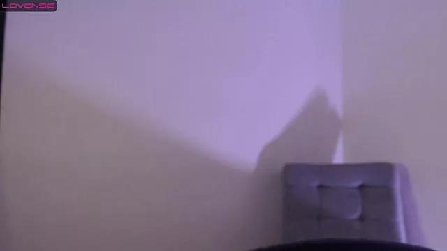 allie_depp44 from StripChat