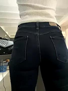 Photos of Alyha_Cortes from StripChat is Freechat