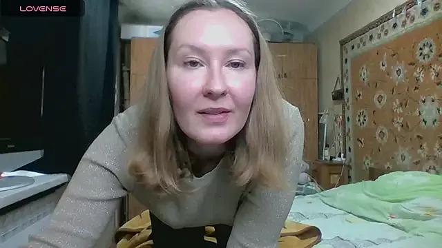AnnaXLovers from StripChat is Freechat