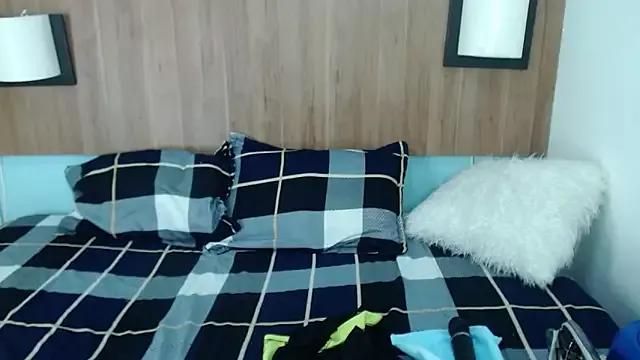 Annie_Darlingg from StripChat