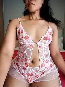 BabySweetDee from StripChat