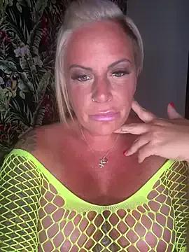 Big-Tits69 from StripChat is Freechat