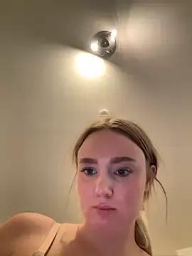 Photos of CherryEmmy from StripChat is Freechat
