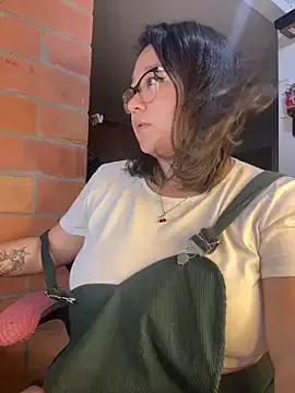 CinnamonCookiez from StripChat
