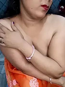 Cute-Raashii from StripChat is Freechat