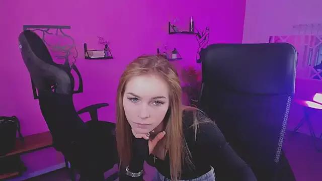 DakotaaJohnnson from StripChat is Freechat