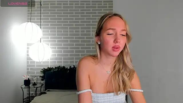 DanaCuttie from StripChat