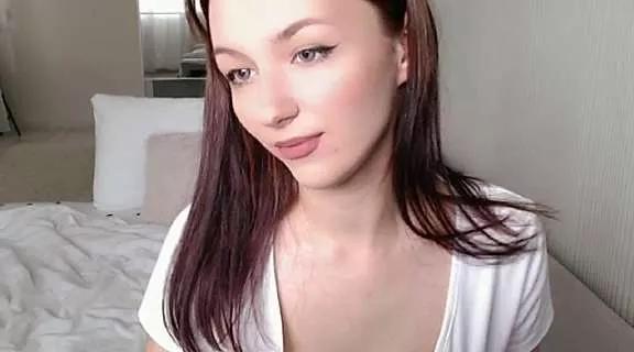 EllenJames on StripChat 