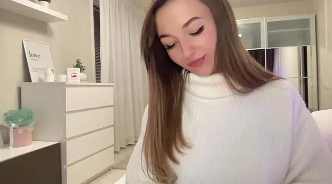 EllenJames on StripChat 