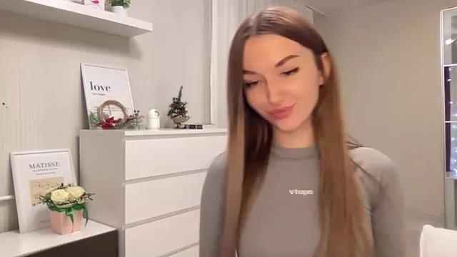 EllenJames on StripChat 