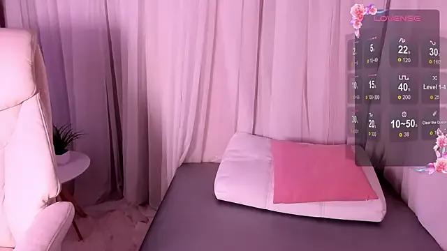 EmiliaSwallow from StripChat is Freechat