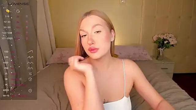 Emma__Leee from StripChat