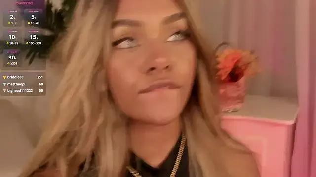 Emma_Morgann on StripChat 