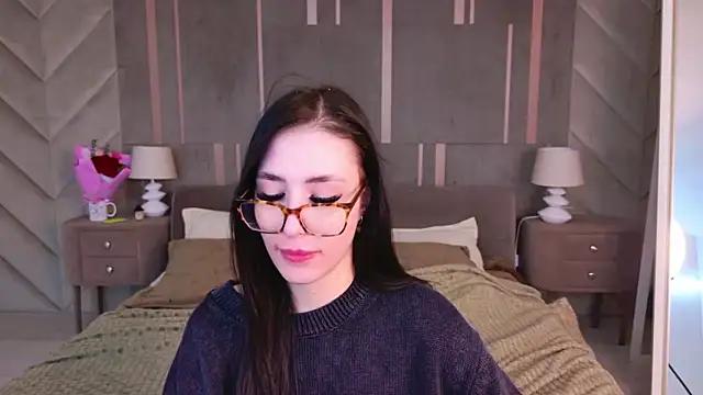EmmaLawrens from StripChat