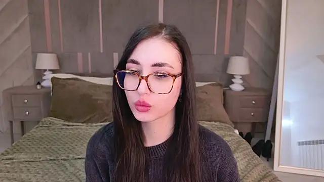 EmmaLawrens from StripChat