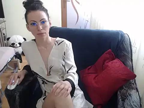 Emmatoo from StripChat