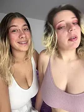 Photos of Enyeld_ruru from StripChat is Group