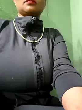 gatadeojosclaros from StripChat