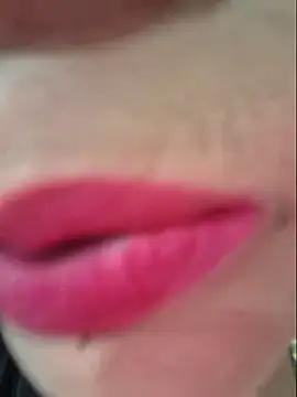 gatadeojosclaros from StripChat