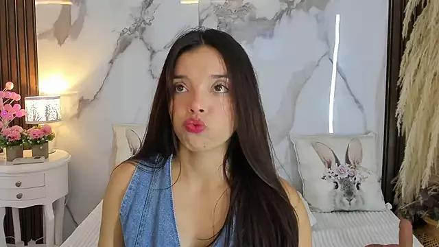 hannahill69 from StripChat is Freechat