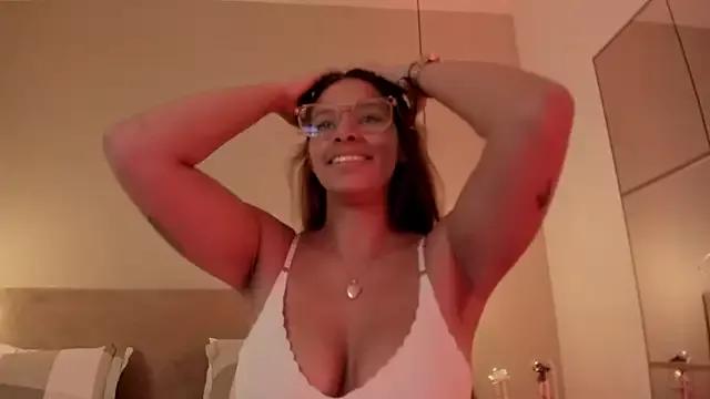 HeraBelle from StripChat is Freechat