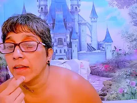 indianroxy from StripChat is Freechat