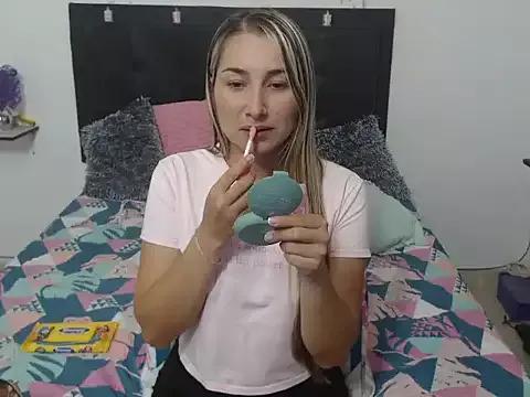 Iris_love18 from StripChat is Freechat