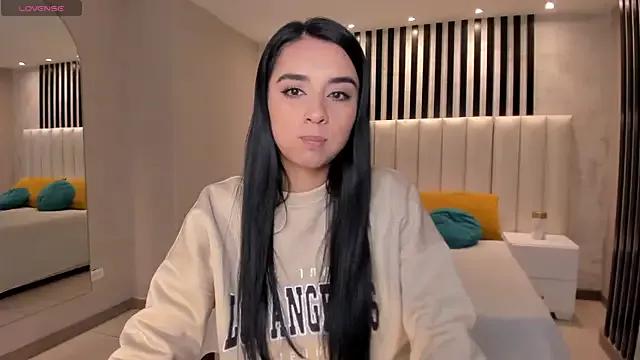 IvannaRussell from StripChat is Freechat