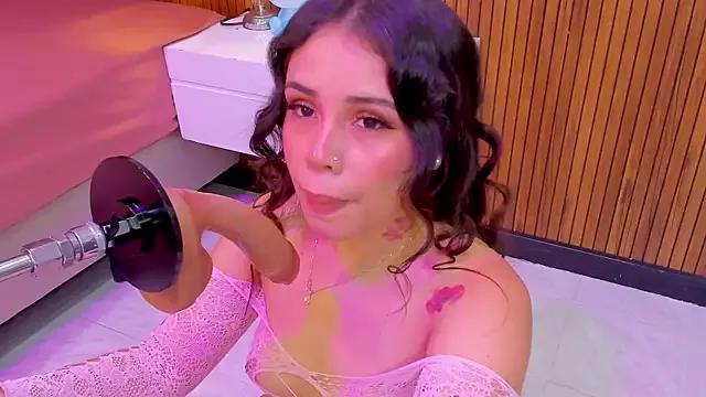 jessica_glow from StripChat