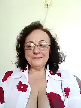 Julia5439 from StripChat is Freechat