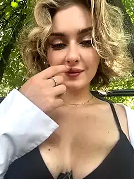 Photos of KellyKeler from StripChat is Freechat
