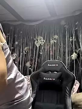 KikiXRed from StripChat