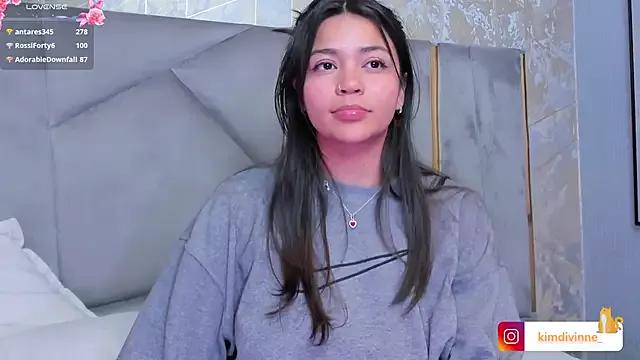 KimDevinne from StripChat is Freechat