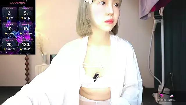 kiraa-0051 from StripChat is Freechat