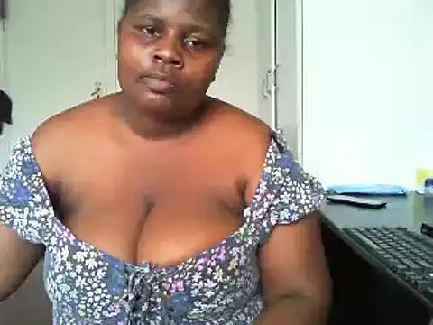 Laralovesu on StripChat 