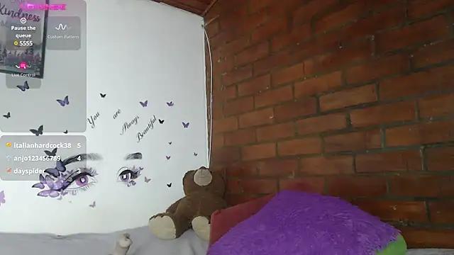 LIila28six from StripChat