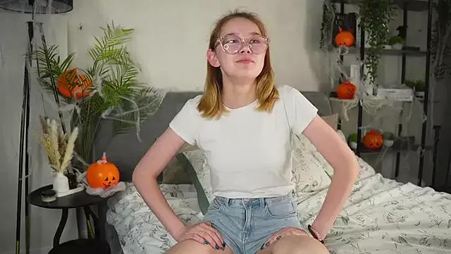 Photos of LinhFerrales from StripChat is Freechat