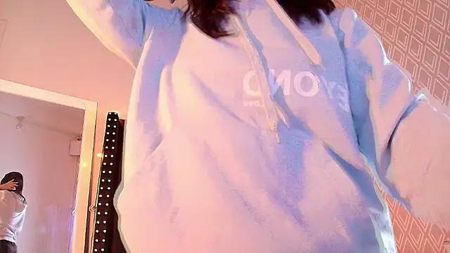 littleebluee from StripChat
