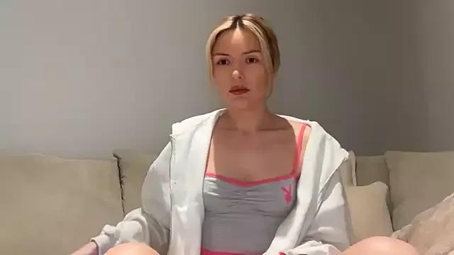 Photos of lolableux from StripChat is Freechat