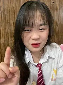 Lyly8802 from StripChat