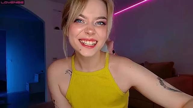 MaddieSinss from StripChat