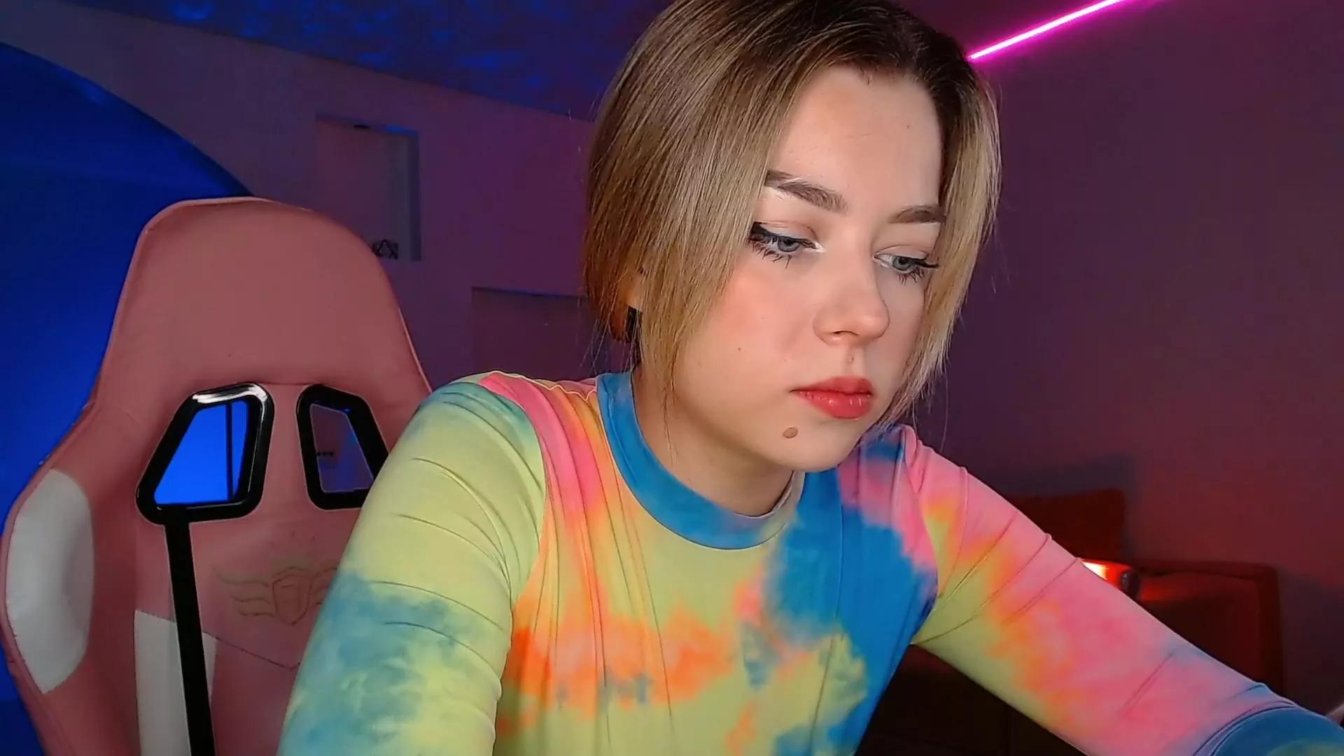 MaddieSinss from StripChat