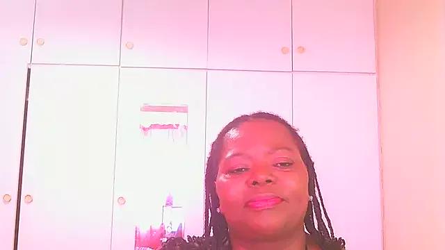 MatureBoobsDiva from StripChat is Freechat