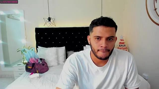 maxximo_and_julieta on StripChat 
