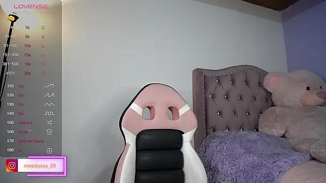 meedussa_20_ from StripChat
