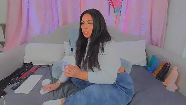 MeghanXO from StripChat is Freechat
