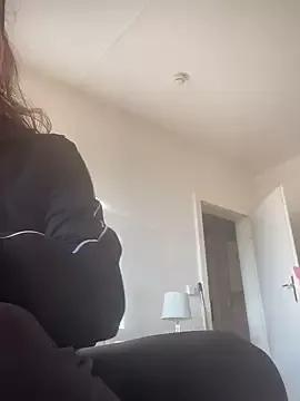 melli23- from StripChat
