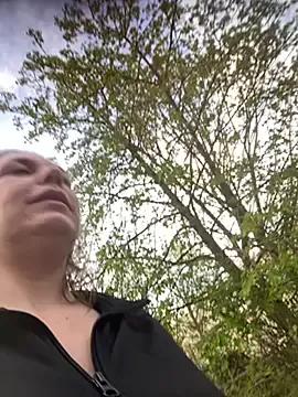 melli23- from StripChat